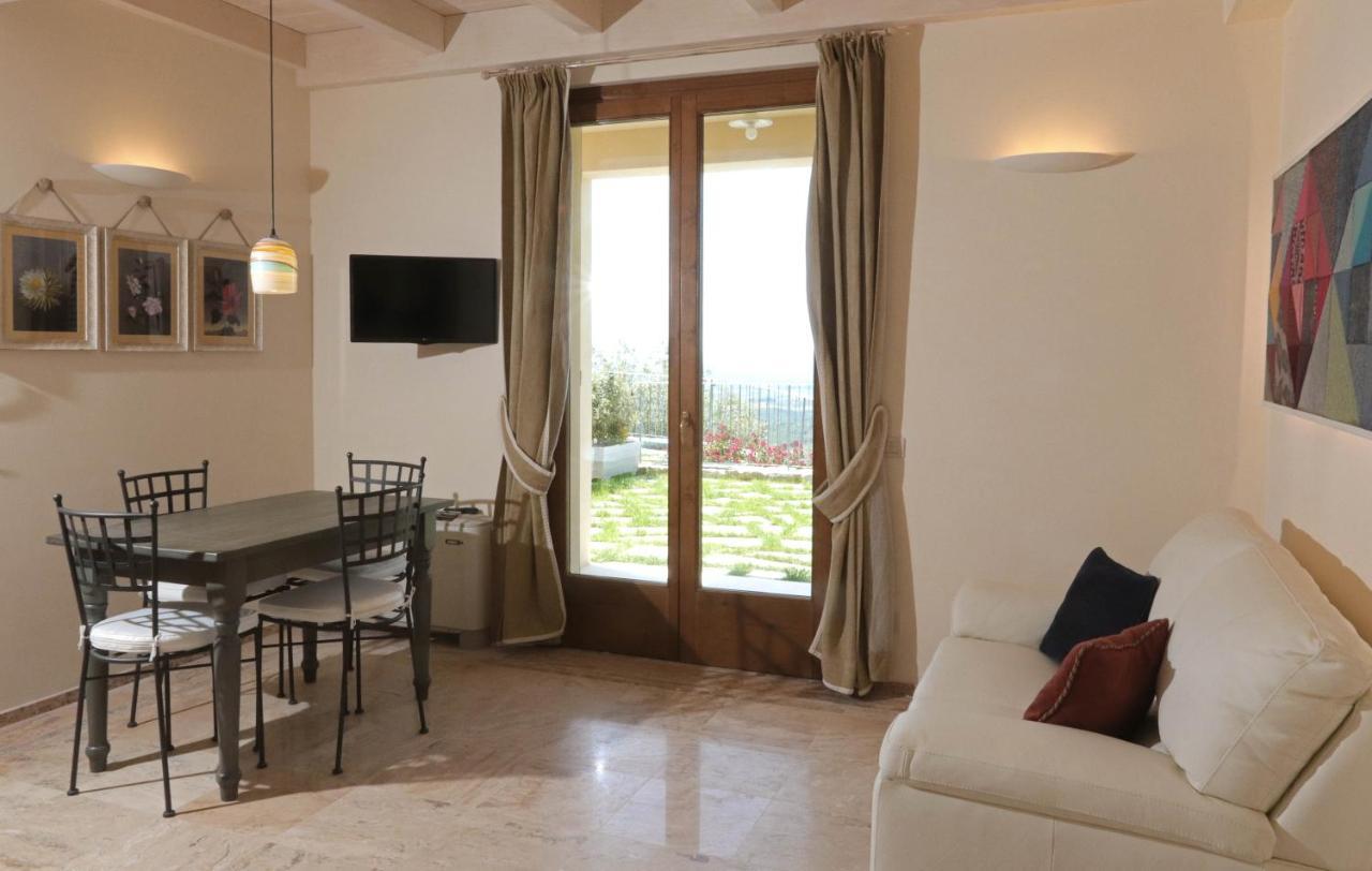 Casa Vacanze Squarcialupi Кастелина ин Кианти Екстериор снимка