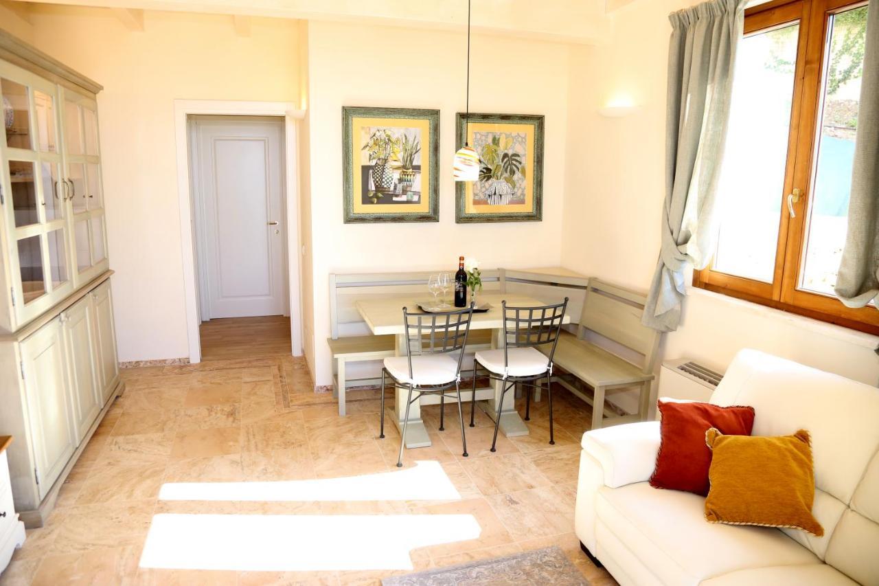 Casa Vacanze Squarcialupi Кастелина ин Кианти Екстериор снимка