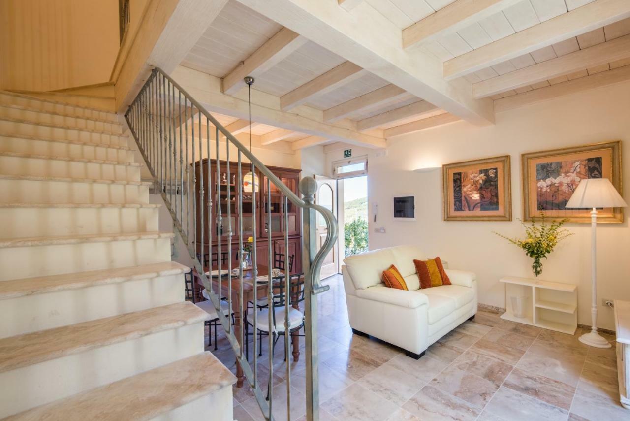 Casa Vacanze Squarcialupi Кастелина ин Кианти Екстериор снимка