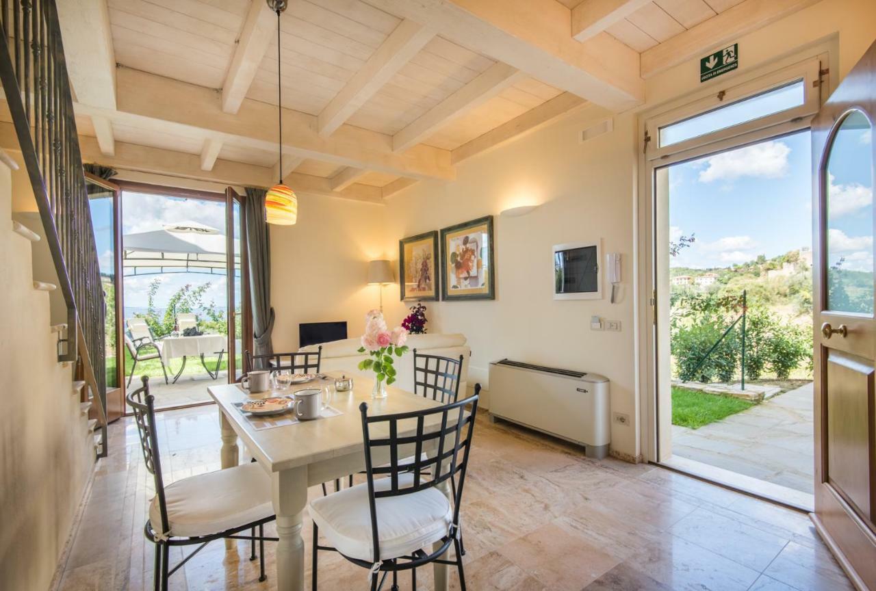 Casa Vacanze Squarcialupi Кастелина ин Кианти Екстериор снимка