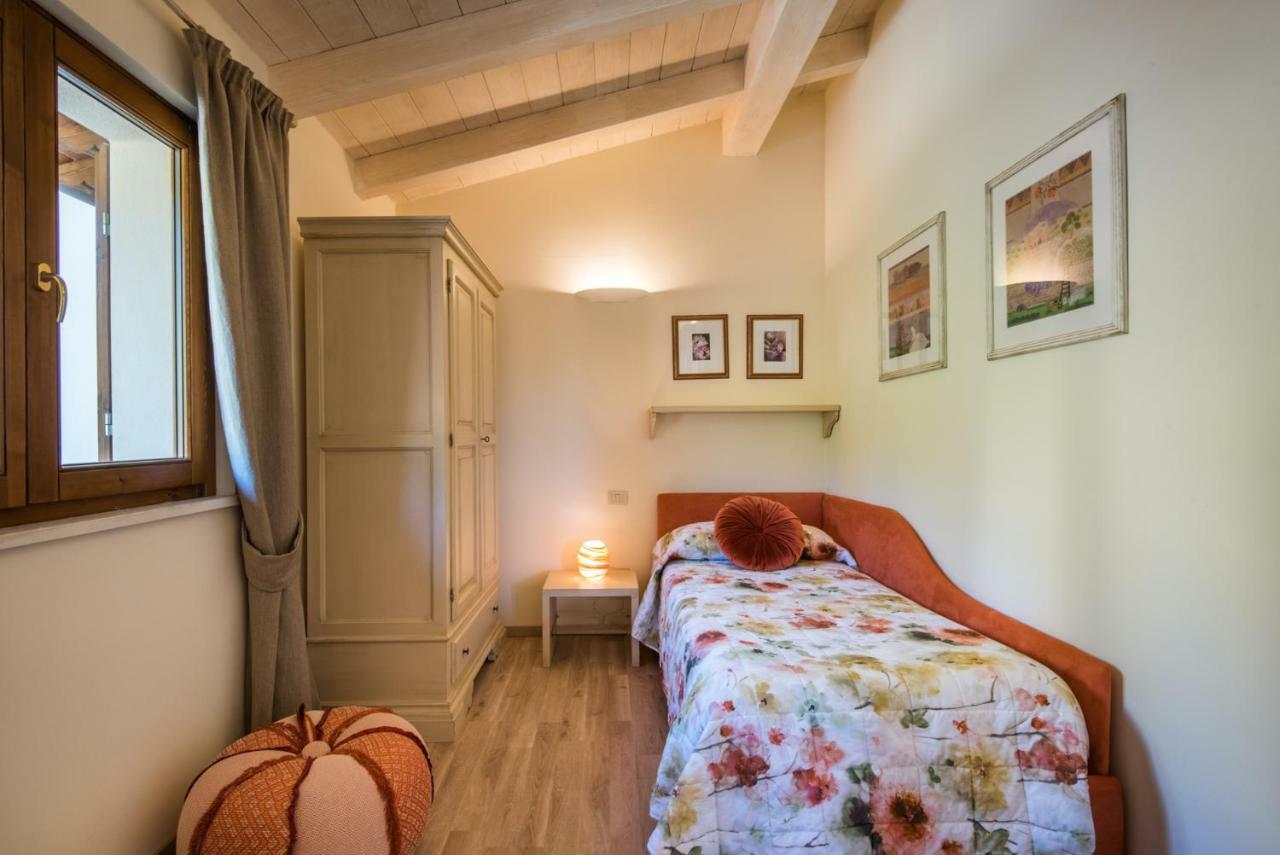 Casa Vacanze Squarcialupi Кастелина ин Кианти Екстериор снимка