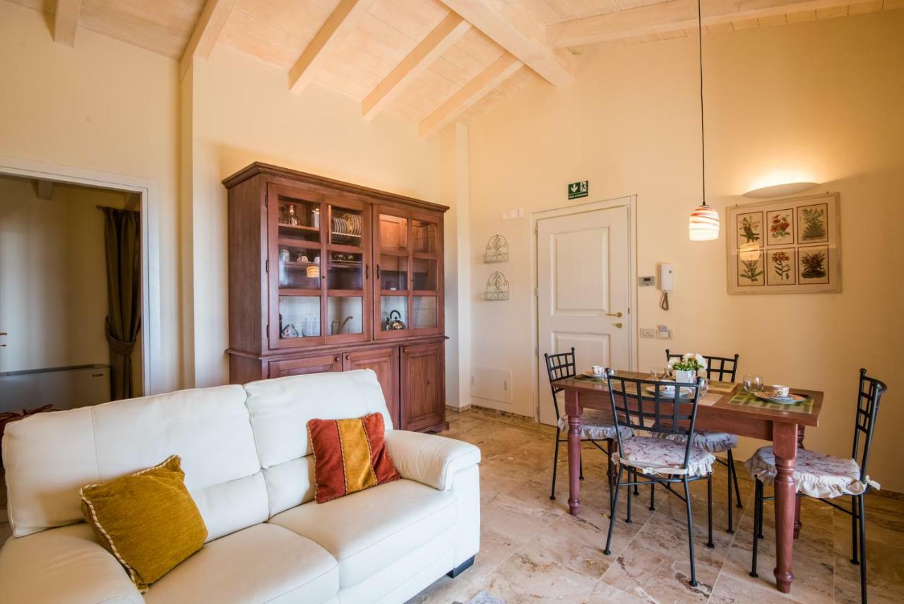 Casa Vacanze Squarcialupi Кастелина ин Кианти Екстериор снимка
